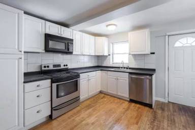 Main picture of 547 1st St
