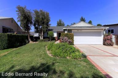 Main picture of 17135 Tiara St