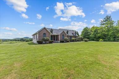 Main picture of 275 Dee Rd