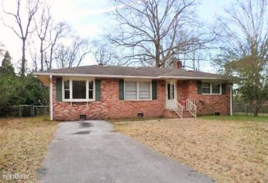 Main picture of 2131 Lake St