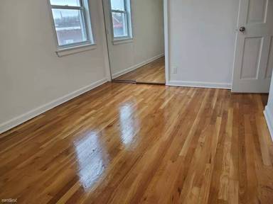 Main picture of 2113 Ford St