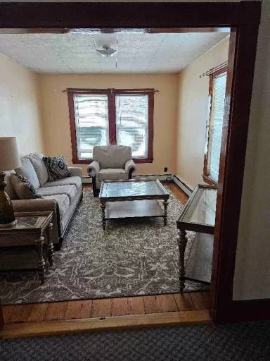 Main picture of 736 3rd Ave