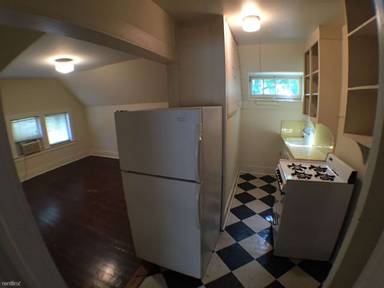 Main picture of 908 W 22nd St