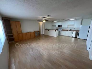 Main picture of 32244 Navajo Trl