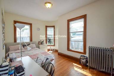 Main picture of 85 Surrey St
