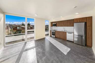 Main picture of 520 N 39th St