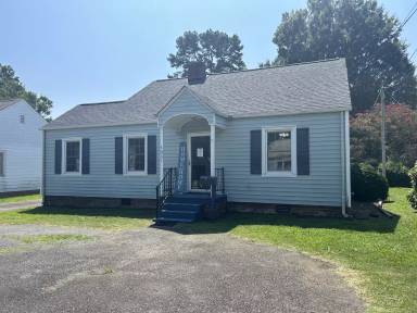 Main picture of 103 Oak Ave