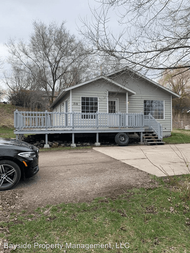 Main picture of 710 9th Ave E