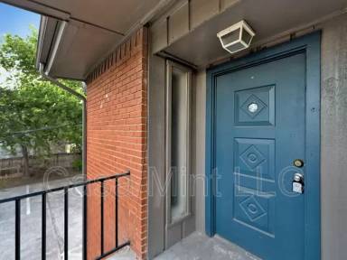 Main picture of 803 Oakland St