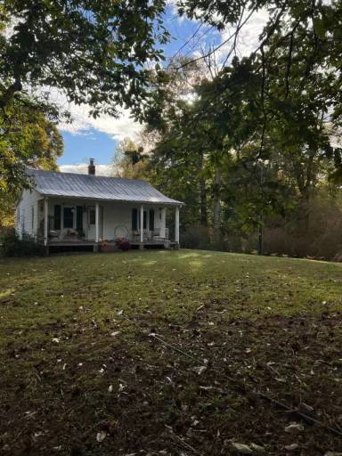 Main picture of 3839 Poverty Hall Rd