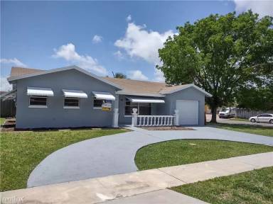 Main picture of 9370 SW 1st Pl