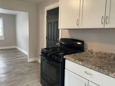 Main picture of 317 Majestic St SE