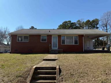 Main picture of 1303 Greenbriar St