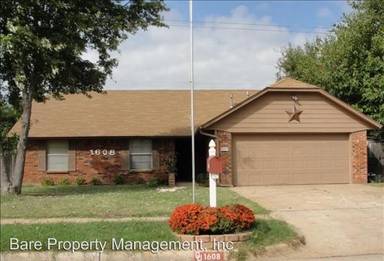 Main picture of 1608 Oakcliff Rd