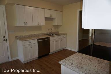 Main picture of 102 Bowline Rd