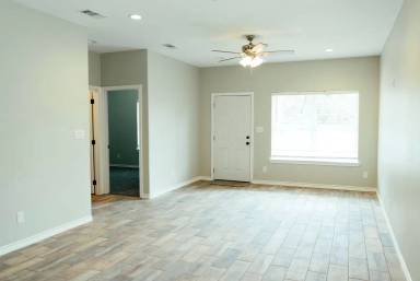 Main picture of 1812 Johnson Dr