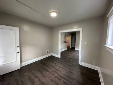 Main picture of 931-43 Ave D
