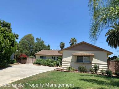 Main picture of 512 S La Serena Dr