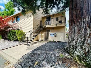 Main picture of 7445 Auburn Oaks Ct