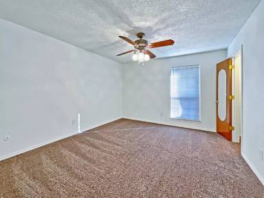 Main picture of 2609 Valparaiso Trl