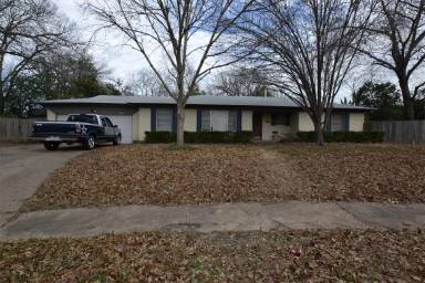 Main picture of 2714 Shelby Ct