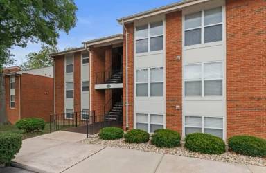 Main picture of 1951 Greenpoint Dr