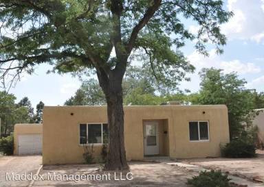 Main picture of 425 Morningside Dr NE