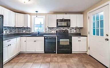 Main picture of 141 Barnstable Rd