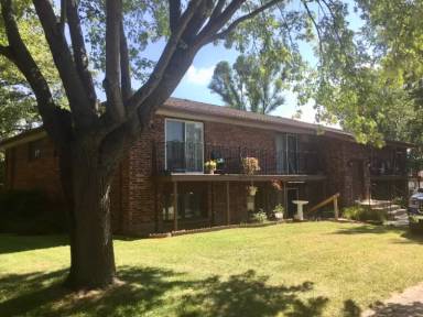 Main picture of 4569 Governors Dr