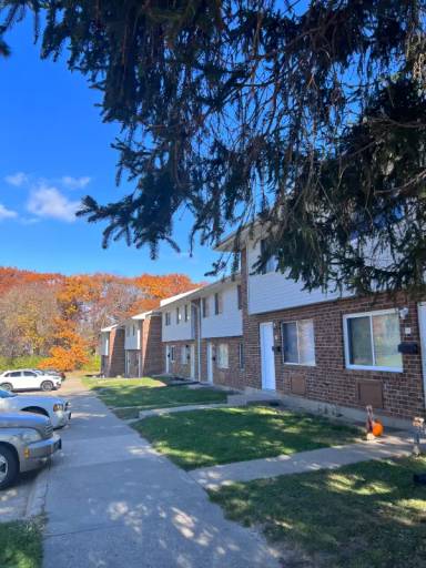 Main picture of 61 Midtown Ln