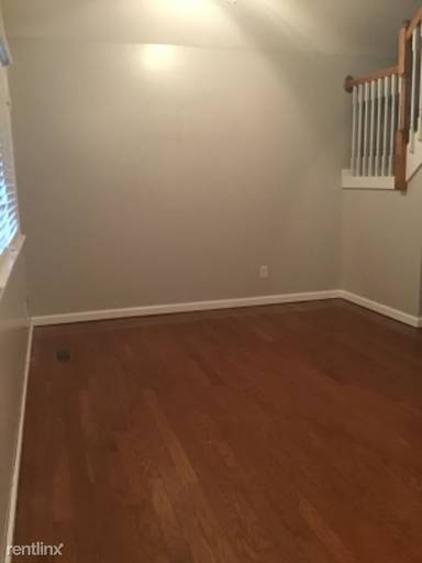 Main picture of 454 Crest Dr SW