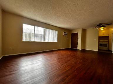 Main picture of 1545 Mentone Ave