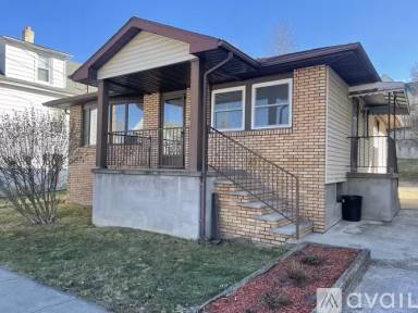 Main picture of 120 E Elm St