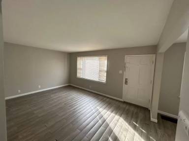 Main picture of 10128 Cloverdale Dr