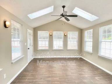 Main picture of 428 Fort Worth St