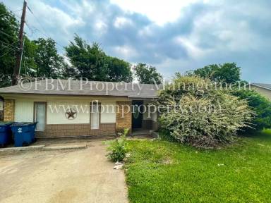 Main picture of 105 Hillside Dr