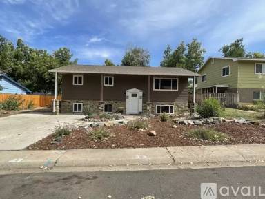Main picture of 224 N Roosevelt Ave