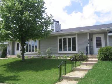 Main picture of Maple Grove Dr