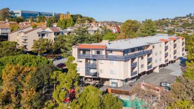 Main picture of 1015 Continentals Way