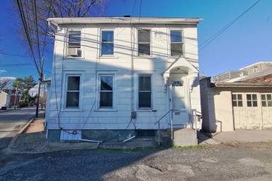 Main picture of 264-266 Manatawny Street Apartments