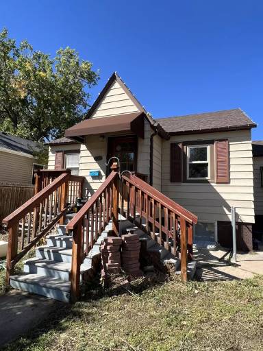 Main picture of 908 E 22nd St