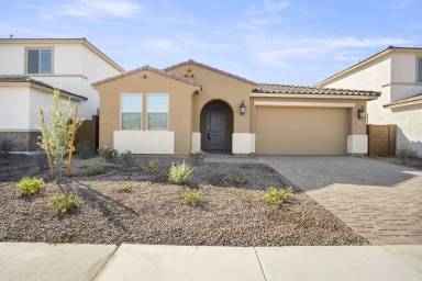Main picture of 9013 W Denton Ln