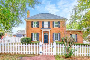 Main picture of 8140 Oak Aly