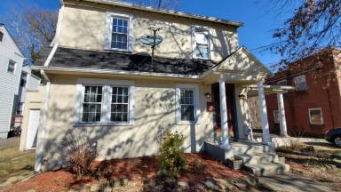 Main picture of 2920 Noyes Ave