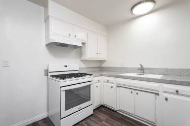 Main picture of 253 E Glenarm St
