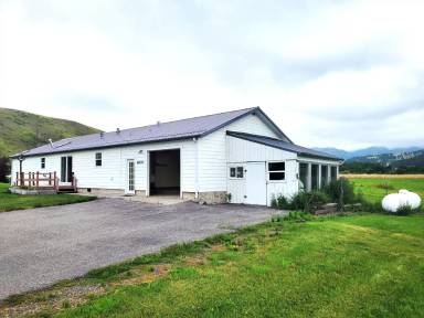 Main picture of 6800 Bridger Canyon Rd