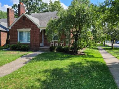 Main picture of 1931 Kenmore Dr