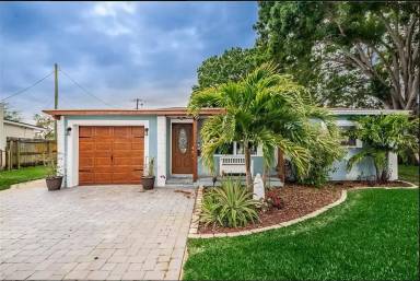 Main picture of 6628 Orchard Dr N