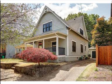 Main picture of 44 NE Stanton St