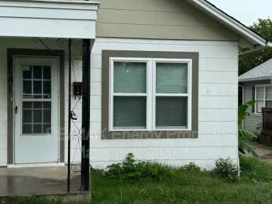 Main picture of 2141 NW 29th St